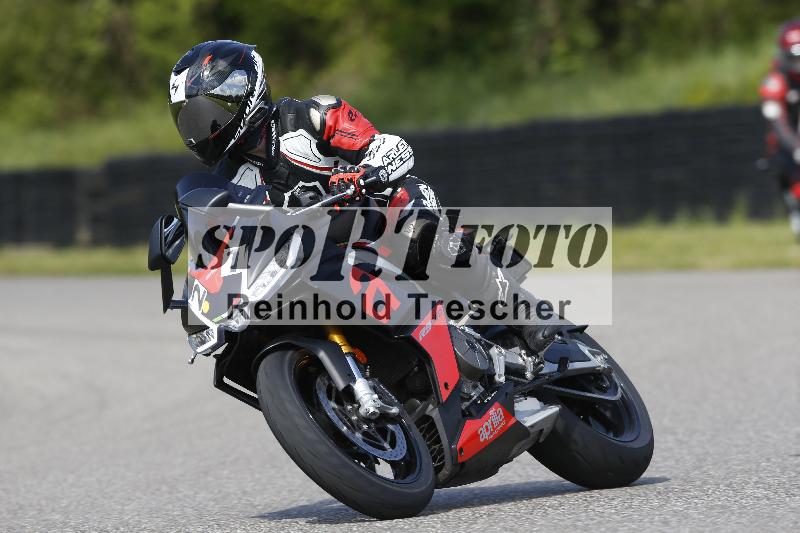 /Archiv-2025/09 22.04.2025 Cornu Master School ADR/rot-rouge/21